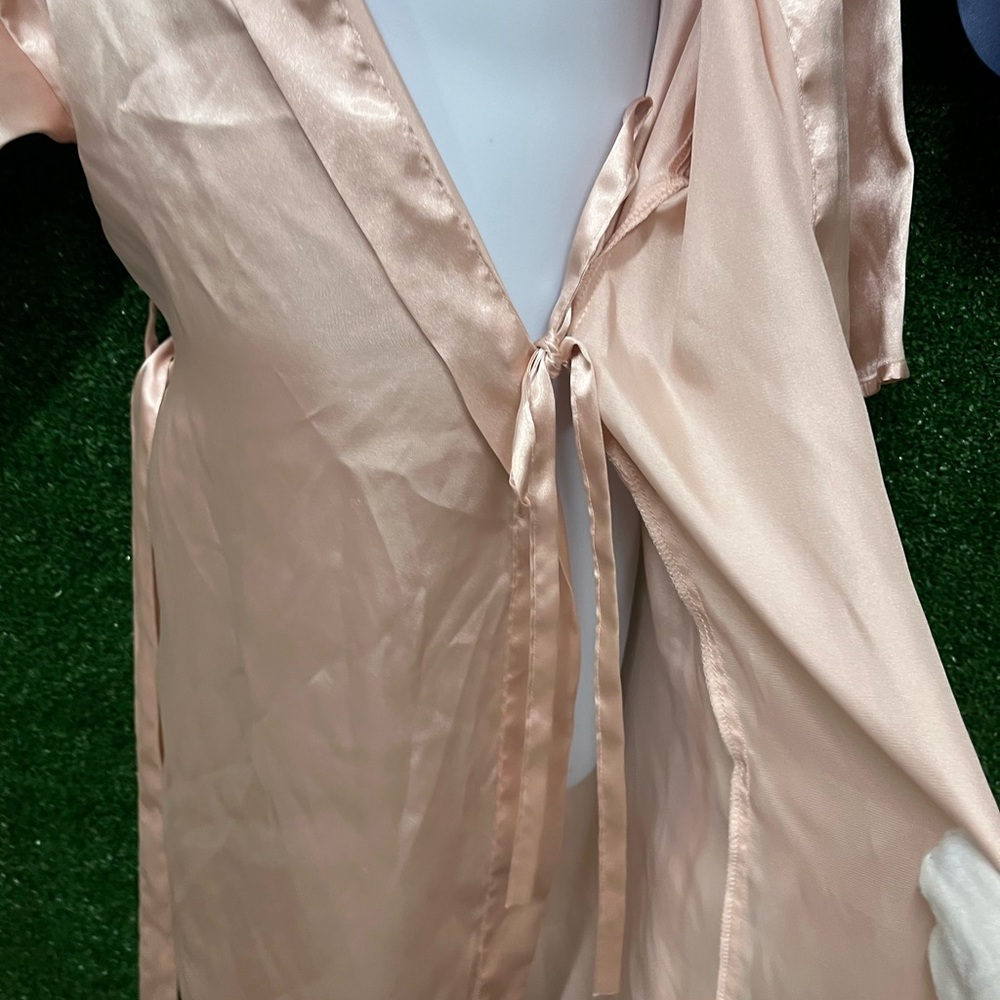 DB Studio Pink Flower Girl Robe Size Medium - Picture 2 of 5